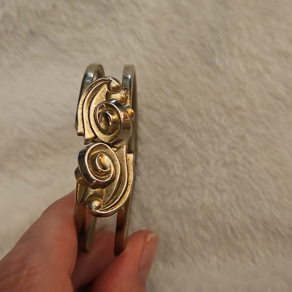 Vintage Silvertone Swirl Hinged Clamper Cuff Bracelet - Picture 3 of 8